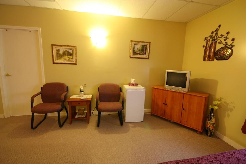 Villa Maria Country Inn Acheson エクステリア 写真