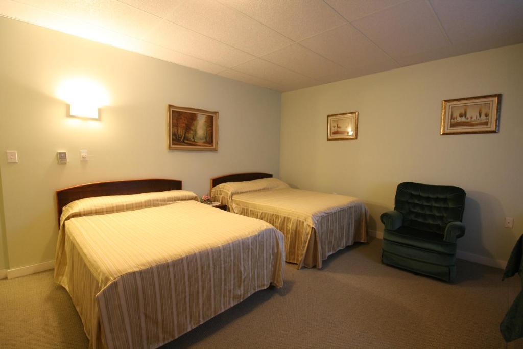Villa Maria Country Inn Acheson エクステリア 写真