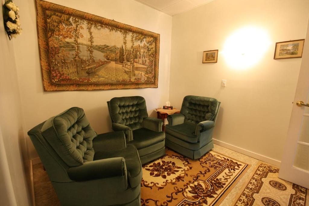 Villa Maria Country Inn Acheson エクステリア 写真