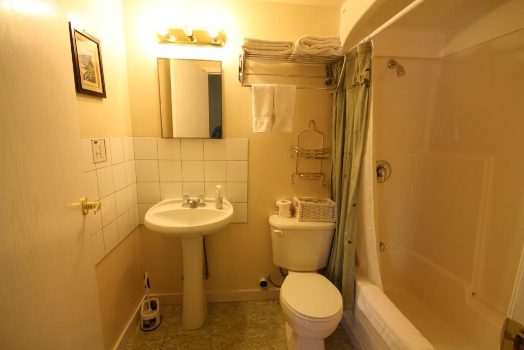 Villa Maria Country Inn Acheson エクステリア 写真