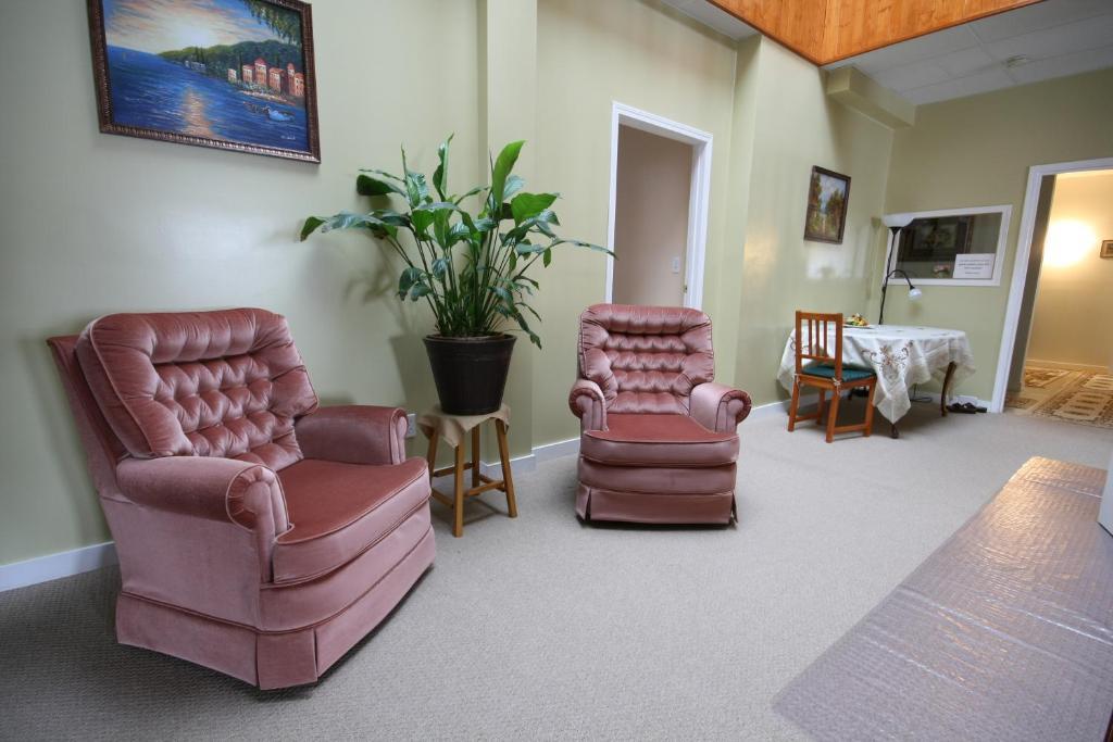 Villa Maria Country Inn Acheson エクステリア 写真