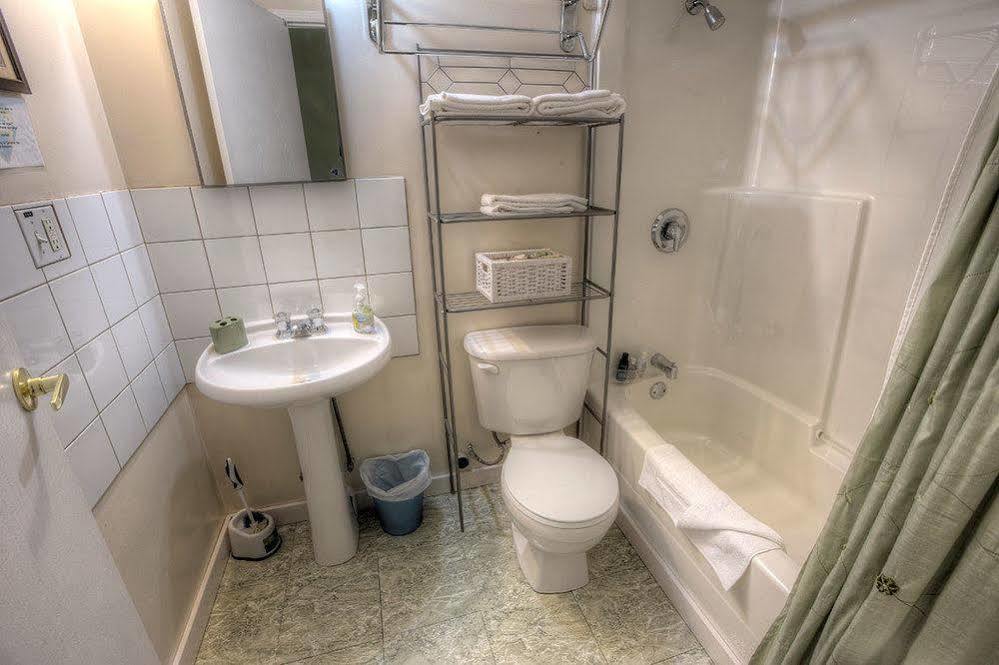 Villa Maria Country Inn Acheson エクステリア 写真