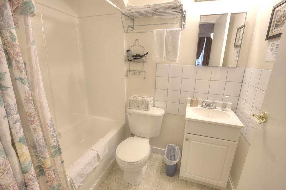 Villa Maria Country Inn Acheson エクステリア 写真