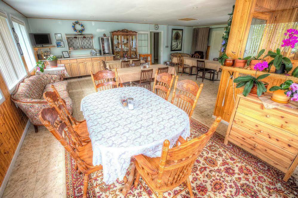 Villa Maria Country Inn Acheson エクステリア 写真