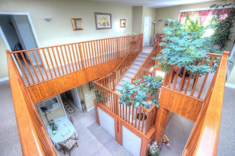 Villa Maria Country Inn Acheson エクステリア 写真