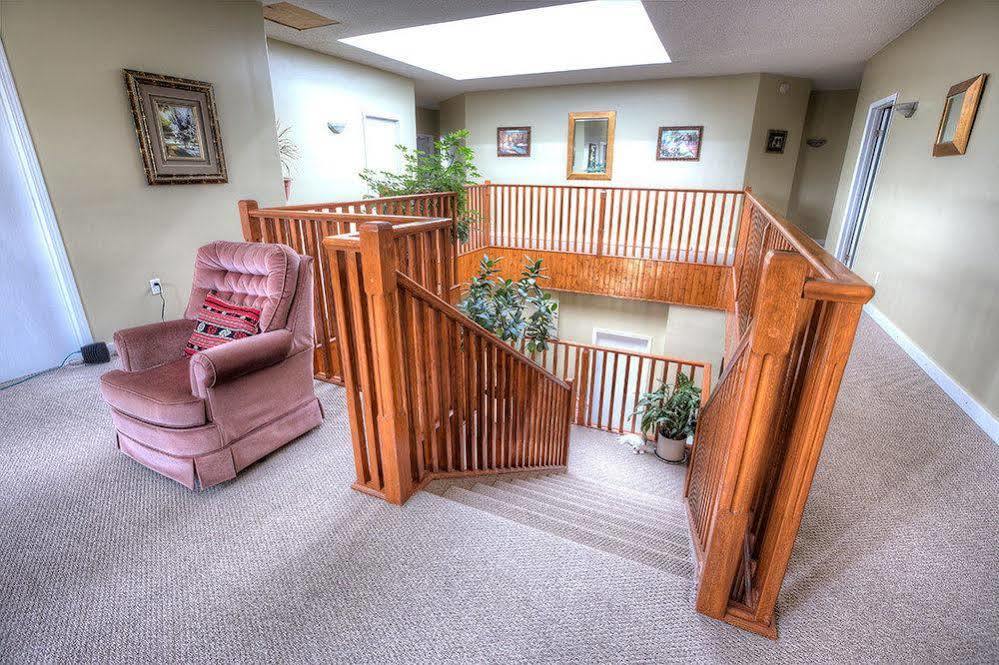 Villa Maria Country Inn Acheson エクステリア 写真